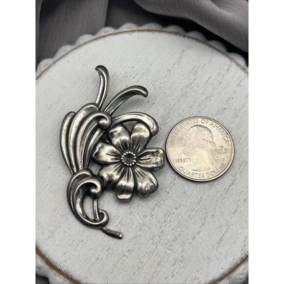 ESTATE DANECRAFT STERLING SILVER FLORAL SWIRL PIN-925-WAVE  ESTATE DANECRAFT STERLING SILVER FLORAL SWIRL PIN-925-WAVE SCROLLS
